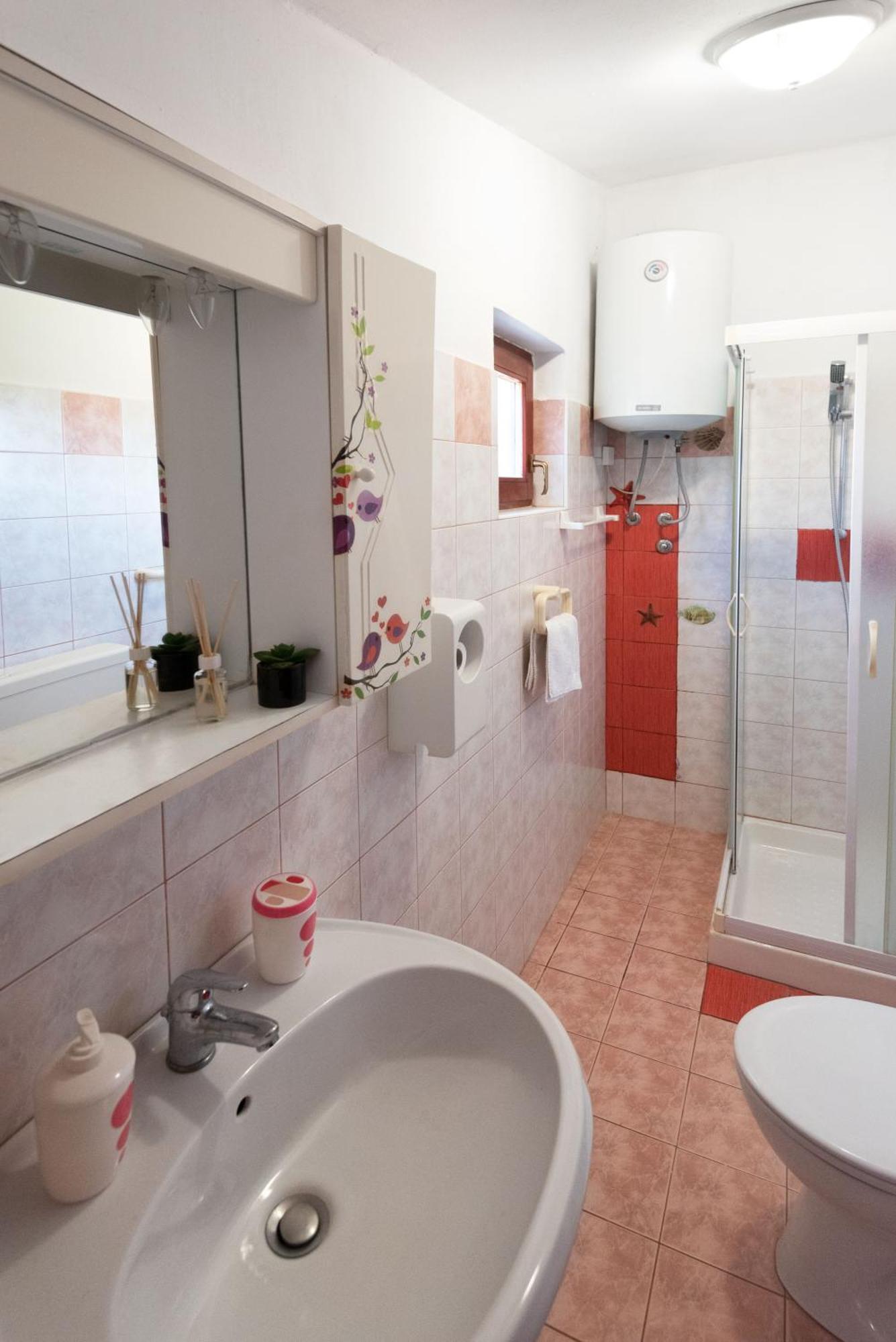 Ama - First Floor Apartamento Banjole